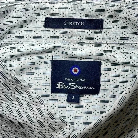 Ben Sherman white and navy short sleeve button down  shirt sz S - Picture 2 of 5